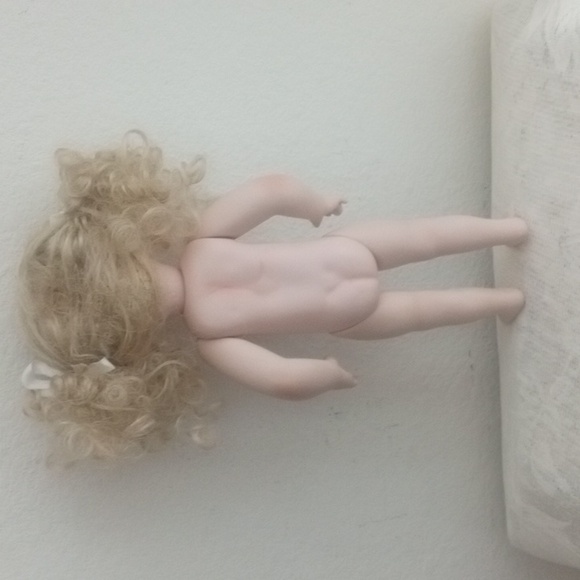 Reproduction Just Me  Miniature Porcelain  Doll Jointed Full Body  Blue 9" - Picture 13 of 14